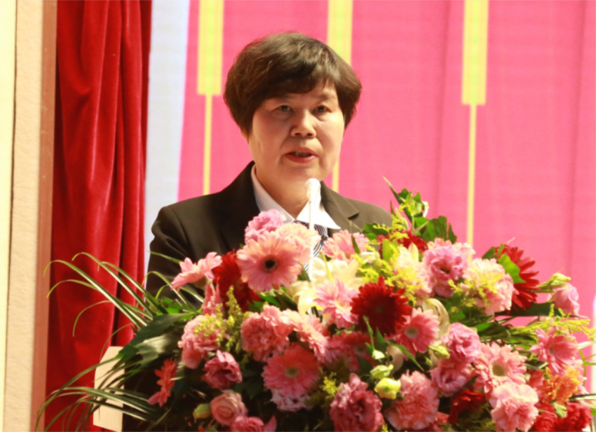 万搏网页版第一届党委班子选举大会---徐州市树恩中学总校长薛淑萍同志致开幕辞